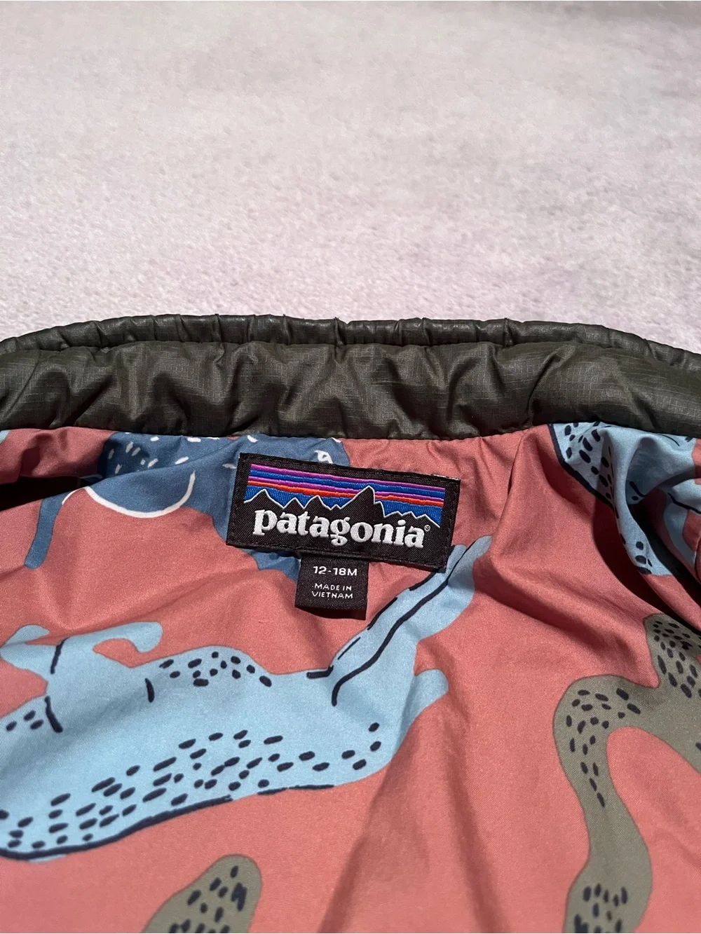 VGUC 12-18M Patagonia Baby Nano Puff Jacket in Dark Green/Copper Wildlife Print